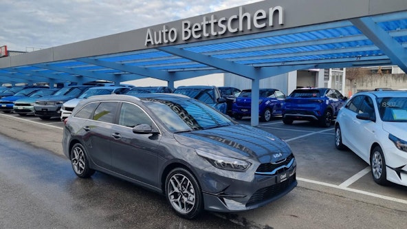 First vehicle image First vehicle image