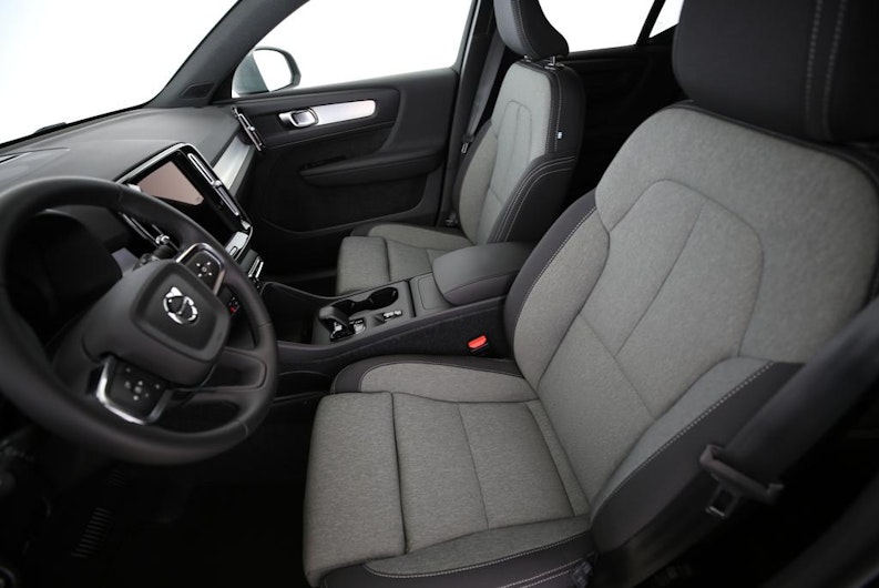 Vehicle image VOLVO XC40