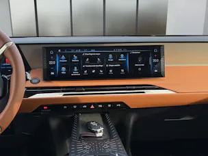 DS Automobiles No8 E-Tense Étoile 4x4