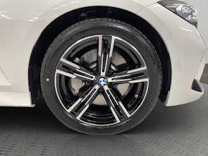 Vehicle image BMW 330d xDrive SAG Touring