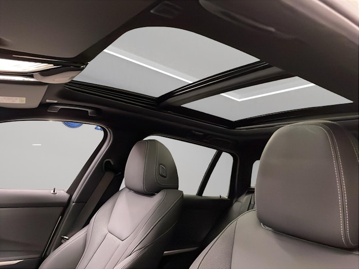 Vehicle image BMW 3 SERIES