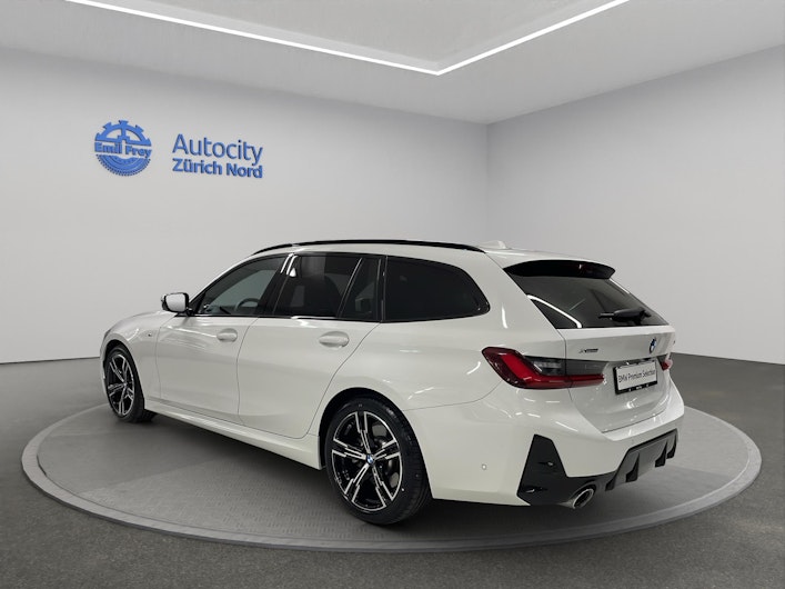 Vehicle image BMW 3 SERIES