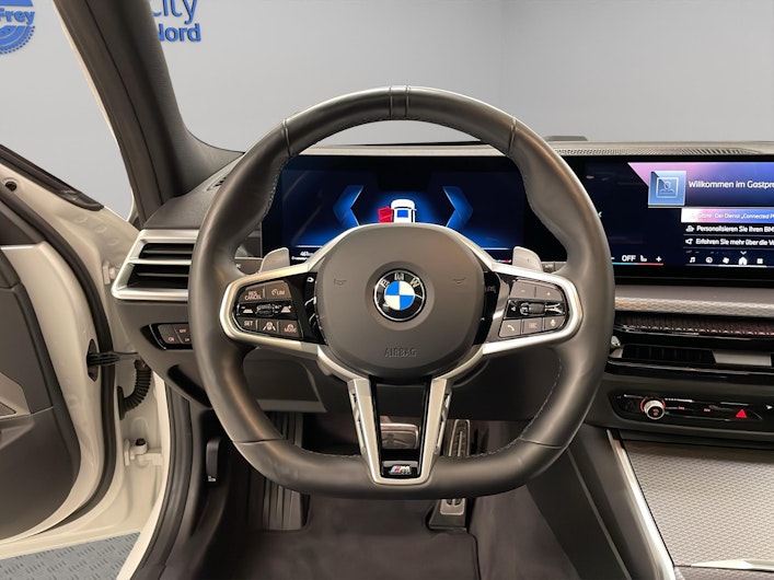 Vehicle image BMW 3 SERIES