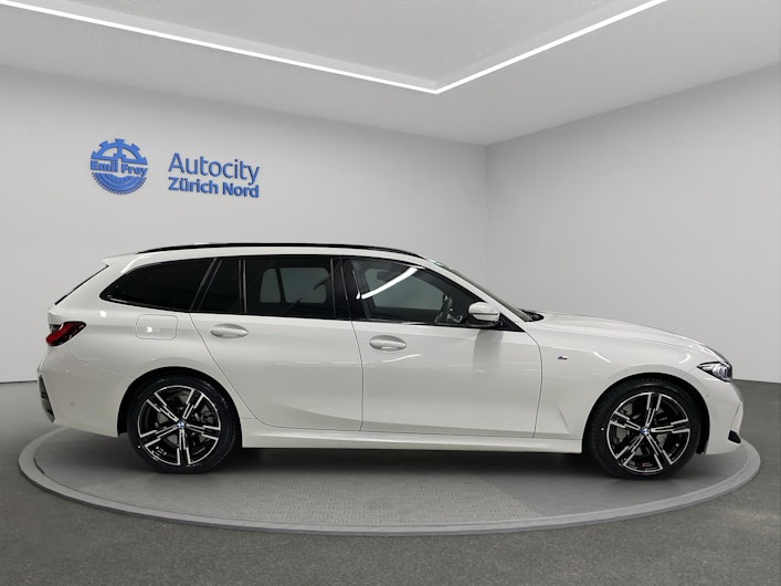 Vehicle image BMW 3 SERIES