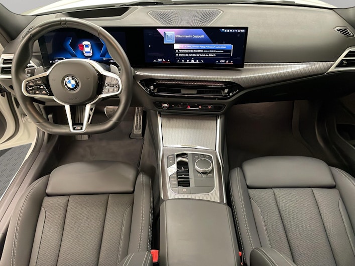 Vehicle image BMW 3 SERIES