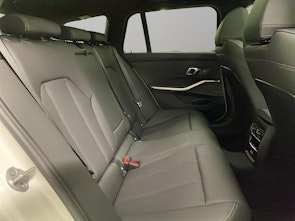 Vehicle image BMW 330d xDrive SAG Touring