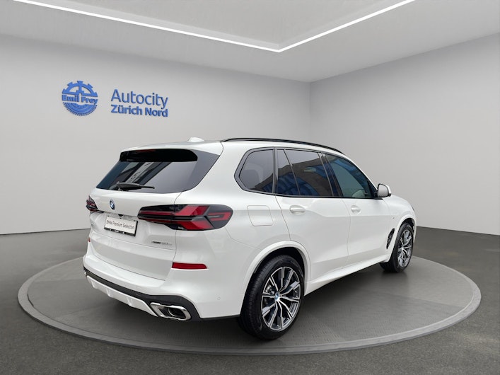 Vehicle image BMW X5