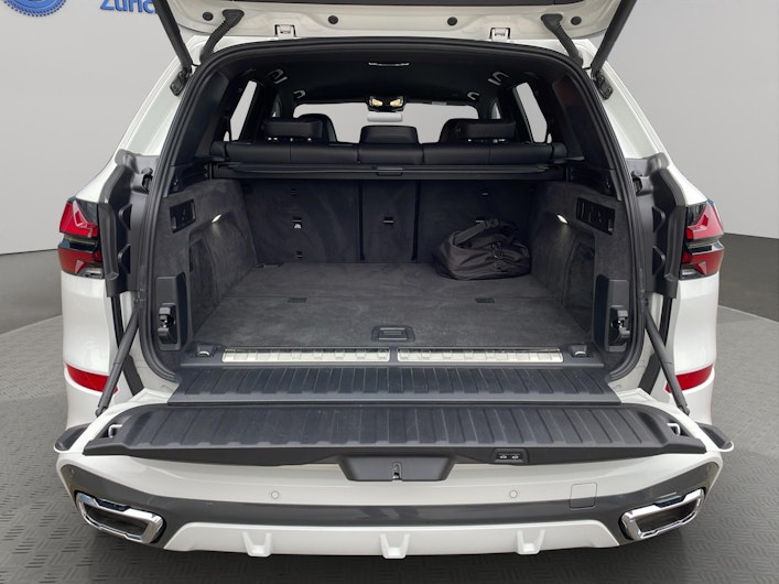 Vehicle image BMW X5