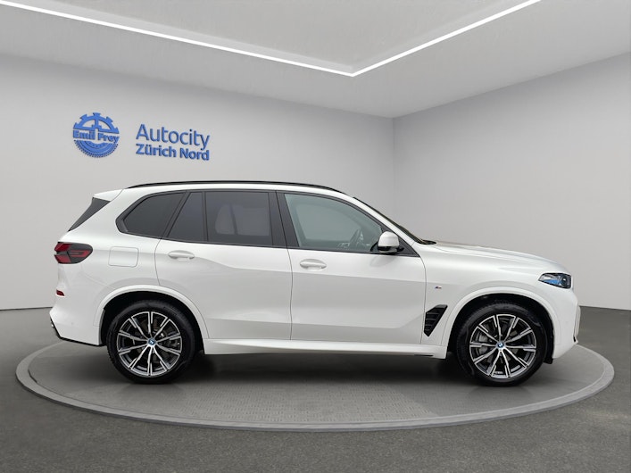 Vehicle image BMW X5