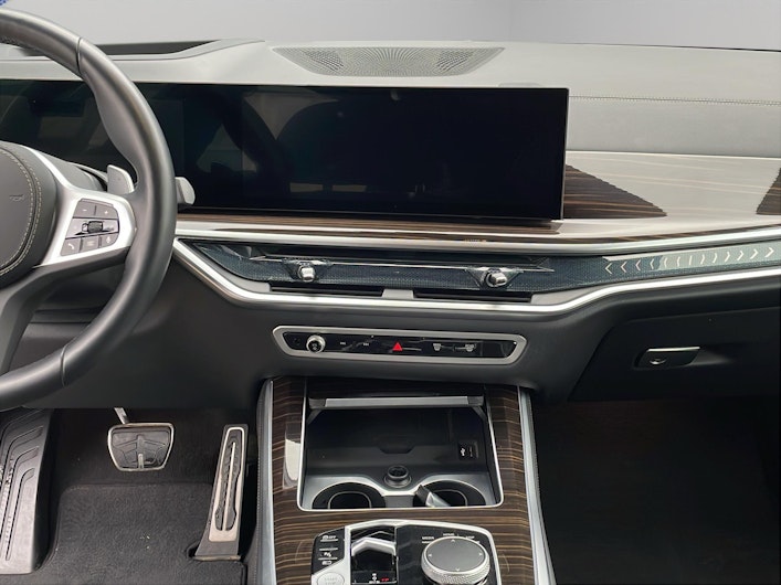 Vehicle image BMW X5