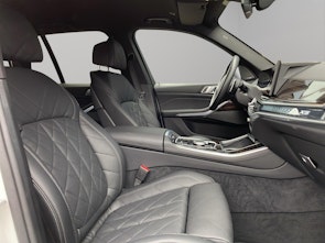 Vehicle image BMW X5 50e xDrive SAG