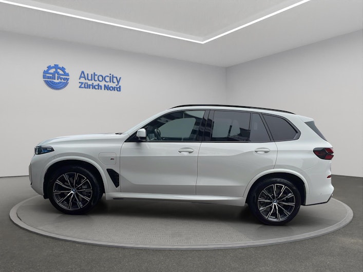 Vehicle image BMW X5
