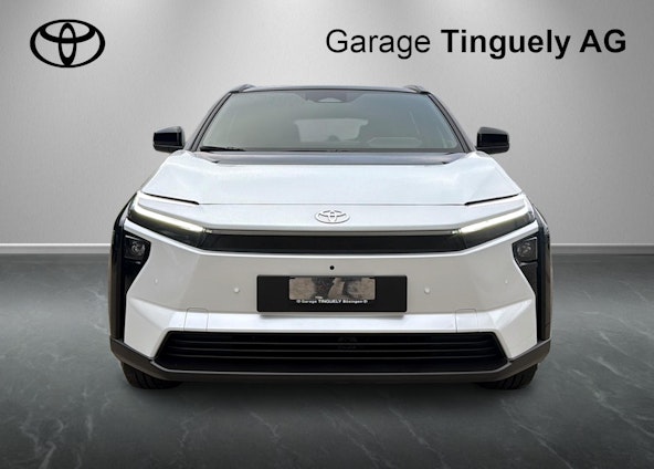 First vehicle image First vehicle image