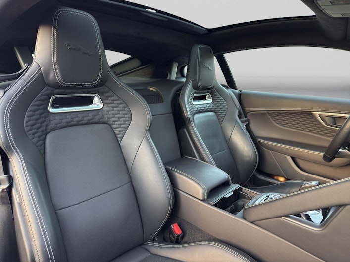 Vehicle image JAGUAR F-TYPE