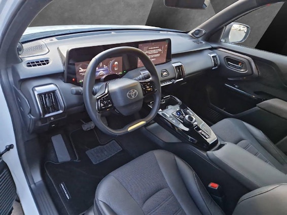 Vehicle image 14 Vehicle image 14