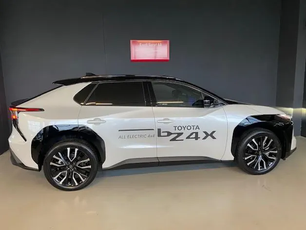 Toyota bZ4X Premium AWD