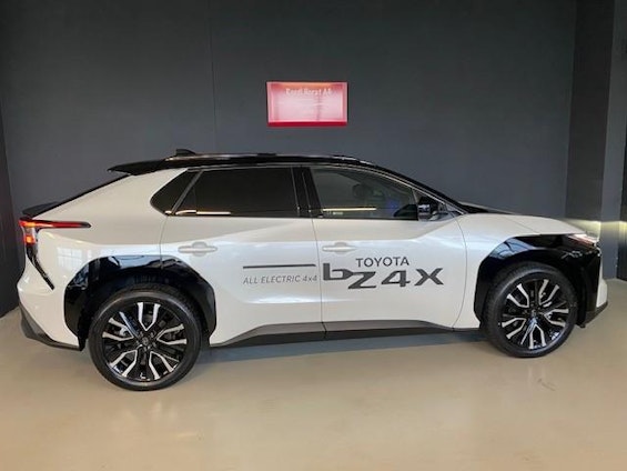 Vehicle image 3 Vehicle image 3