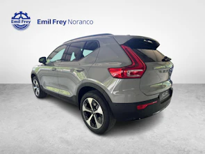 Fahrzeugbild VOLVO XC40 2.0 B3 MH Plus Dark