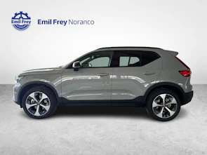 Fahrzeugbild VOLVO XC40 2.0 B3 MH Plus Dark