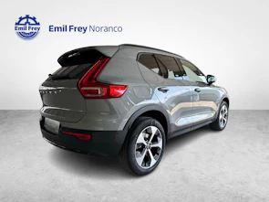 Fahrzeugbild VOLVO XC40 2.0 B3 MH Plus Dark