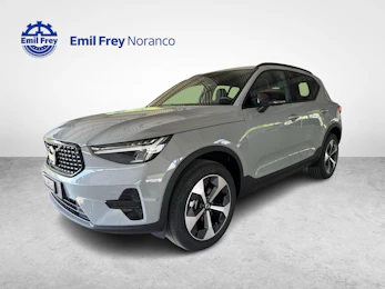 immagine del veicolo VOLVO XC40 2.0 B3 MH Plus Dark immagine del veicolo VOLVO XC40 2.0 B3 MH Plus Dark