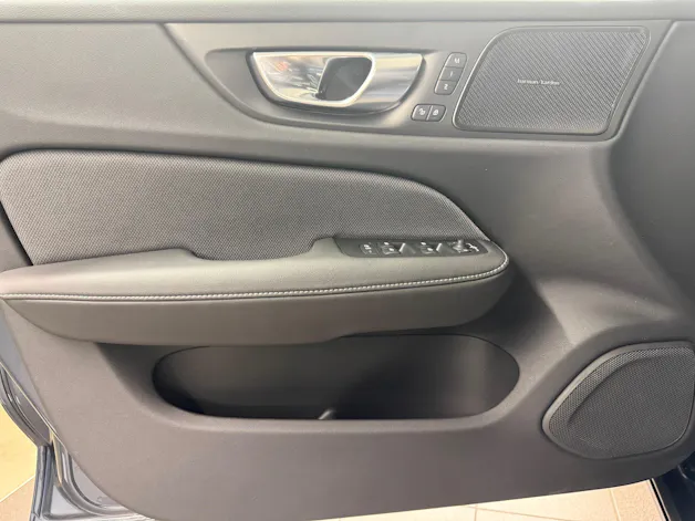 Volvo V60 2.0 B4 Plus Dark