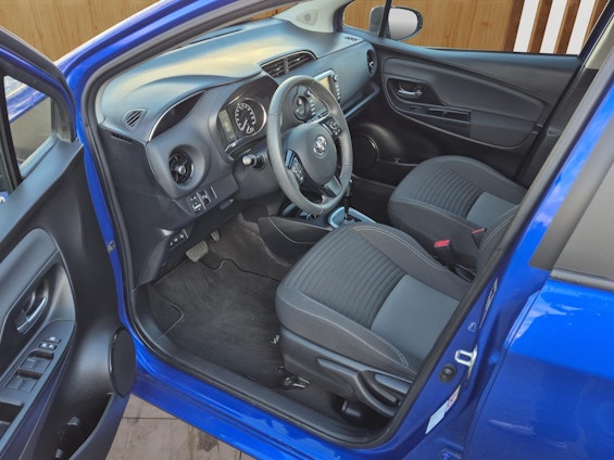 Vehicle image 8 Vehicle image 8