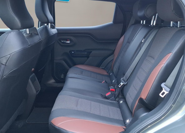 Vehicle image 9 Vehicle image 9