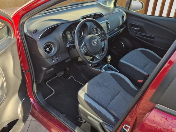 Vehicle image 8 Vehicle image 8