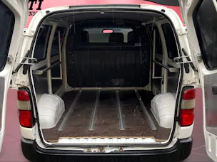 Toyota HIACE Kombi LWB 2.5 D-4D 3 P.