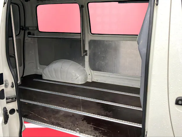 Toyota HIACE Kombi LWB 2.5 D-4D 3 P.