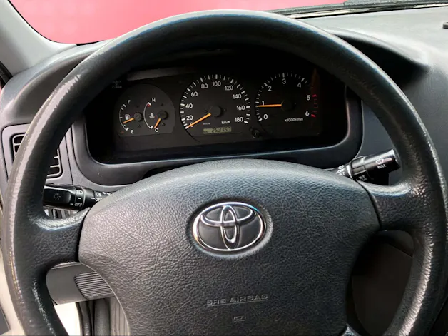 Toyota HIACE Kombi LWB 2.5 D-4D 3 P.