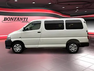 Toyota HIACE Kombi LWB 2.5 D-4D 3 P.