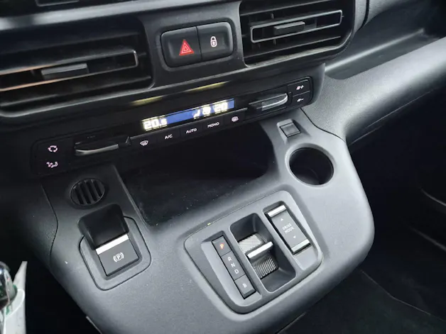 Peugeot e-Partner Kaw. 800 Long 50 kWh Premium
