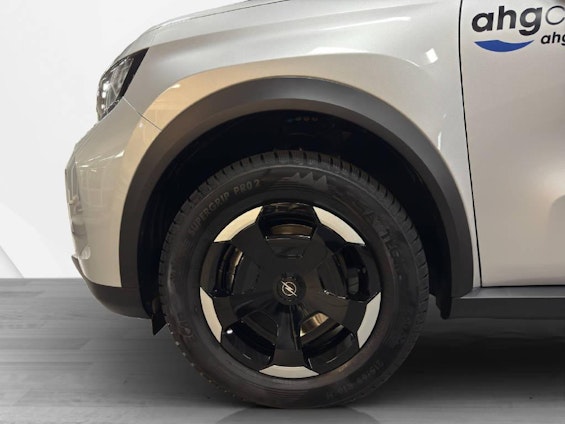 Vehicle image 9 Vehicle image 9