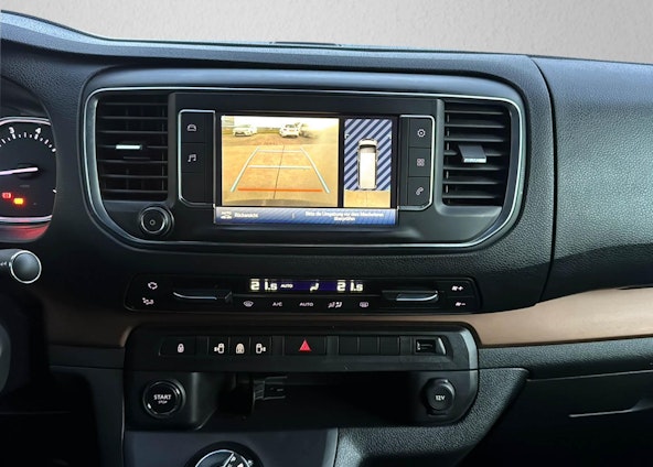 Vehicle image 4 Vehicle image 4