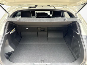 https://vehicle.imgix.net/4111750/e63c90b7-bfe8-4389-836e-447460c46b95.jpg