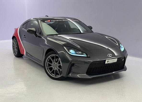 First vehicle image First vehicle image