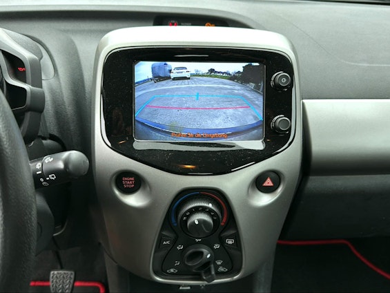 Vehicle image 4 Vehicle image 4