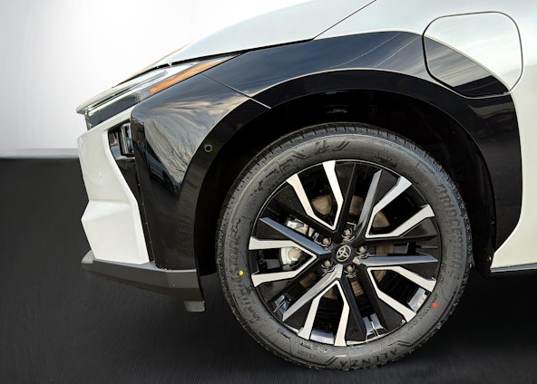 Vehicle image 4 Vehicle image 4