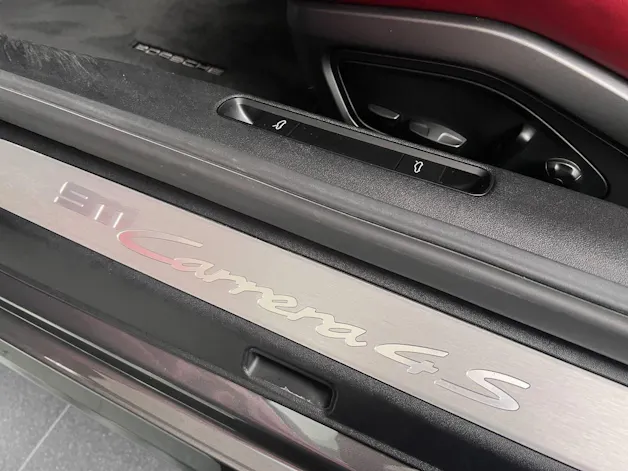 Porsche 911 Carrera 4S Cabriolet