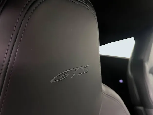 Porsche 911 Carrera GTS