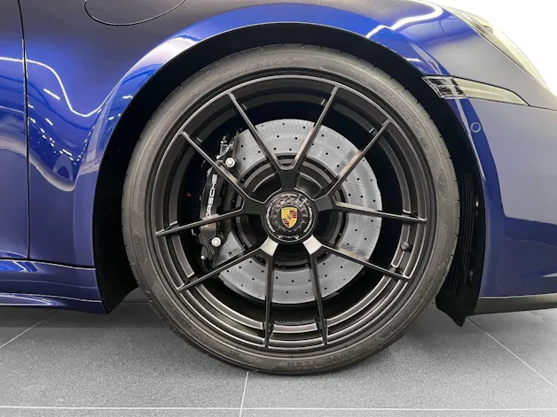 Porsche 911 Carrera 4 GTS Cabriolet