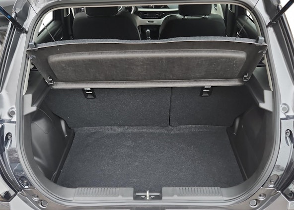 Vehicle image 14 Vehicle image 14