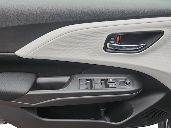 Vehicle image 12 Vehicle image 12