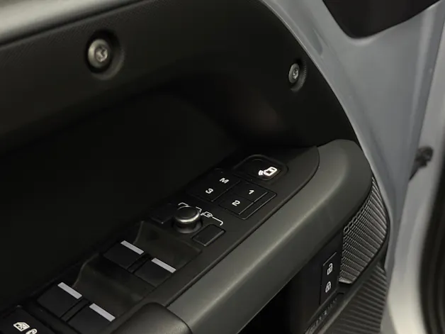 Land Rover Defender 110 P400 I6 X-Dynamic HSE 3.0 AT8