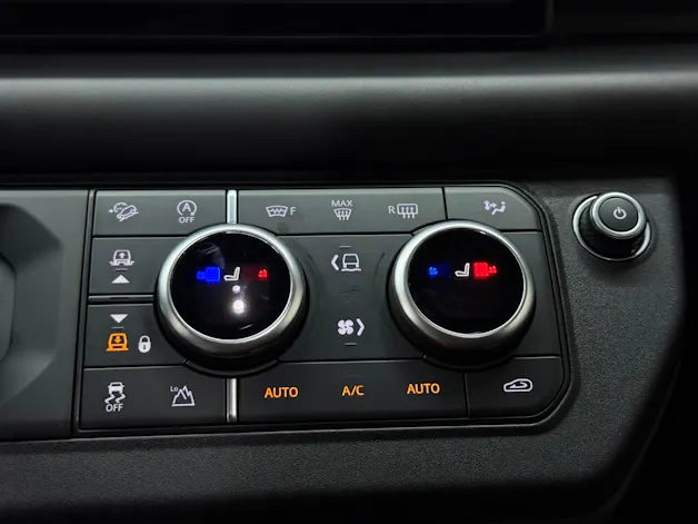 Land Rover Defender 110 P400 I6 X-Dynamic HSE 3.0 AT8