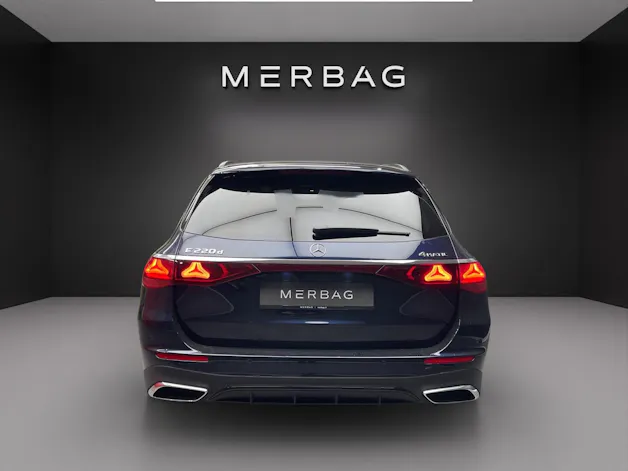 Mercedes-Benz E 220 d T 4M 9G-Tronic