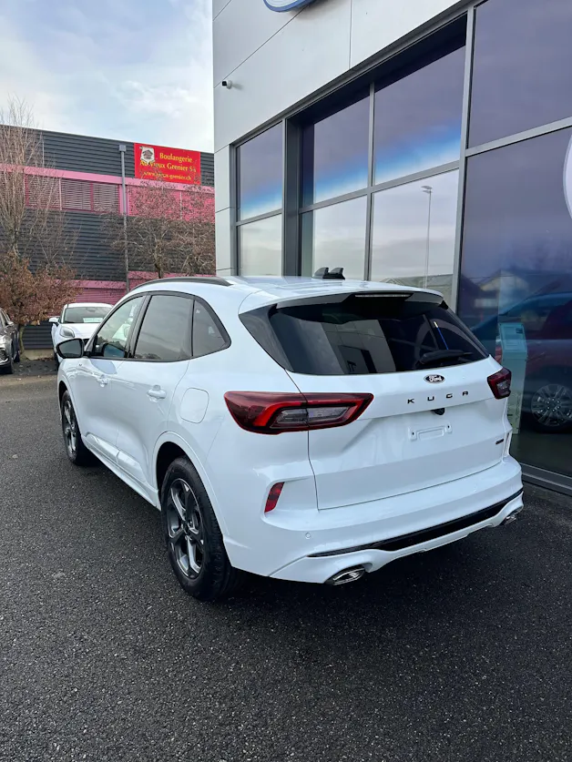 Ford Kuga 2.5 Hybrid ST-Line X 4x4 FHEV