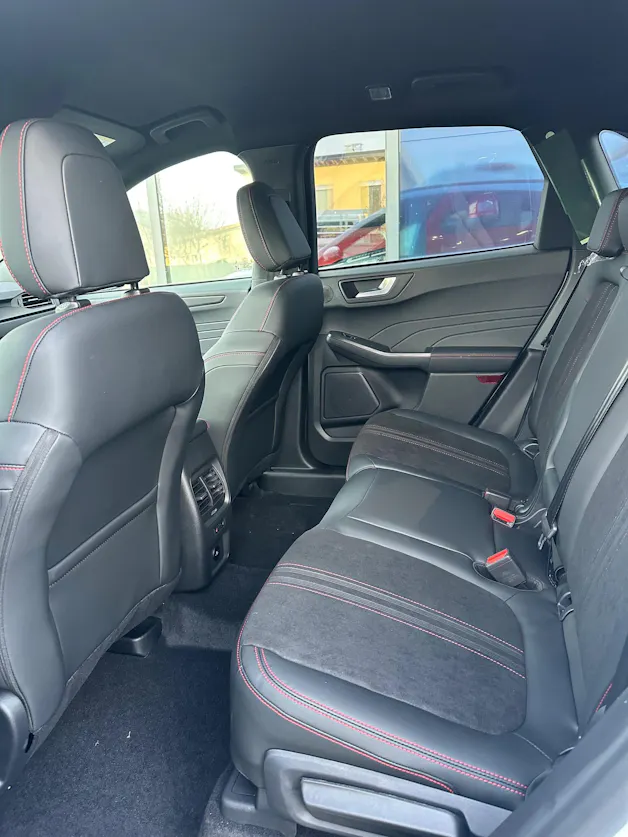 Ford Kuga 2.5 Hybrid ST-Line X 4x4 FHEV